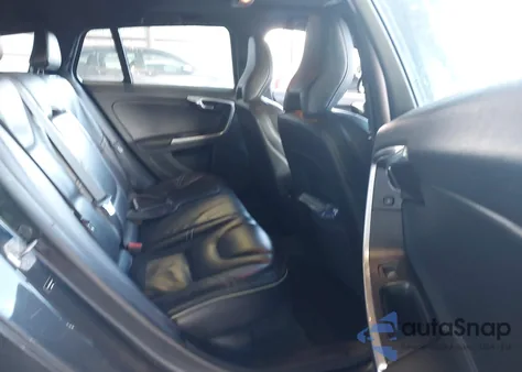 2015 Volvo V60 T6 R-Design Platinum из США, поврежденный, VIN YV1902SS9F1243417